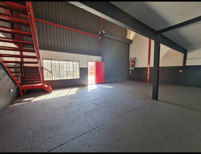 190M² FACTORY TO LET IN JET PARK
